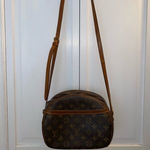 Louis Vuitton Monogram Blois